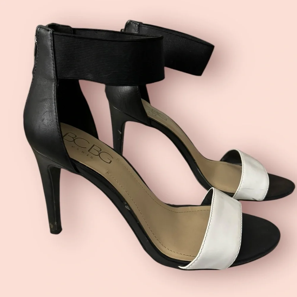 BCBG Black & White Ankle Strap Stiletto Sandals Size 9M